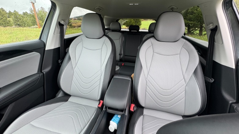 look back at the Tiguan SE's interior