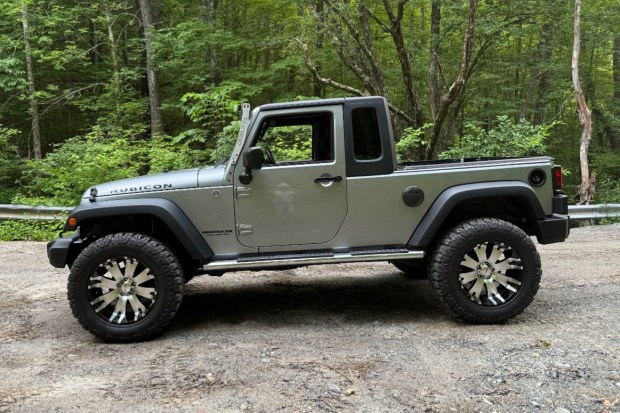 15k-Mile 2014 Jeep Wrangler Unlimited Rubicon JK-8 6-Speed