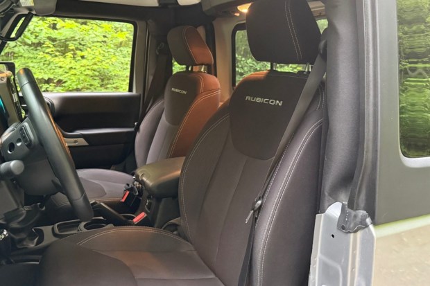 15k-Mile 2014 Jeep Wrangler Unlimited Rubicon JK-8 6-Speed