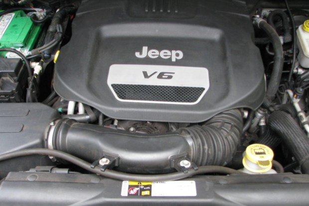 15k-Mile 2014 Jeep Wrangler Unlimited Rubicon JK-8 6-Speed