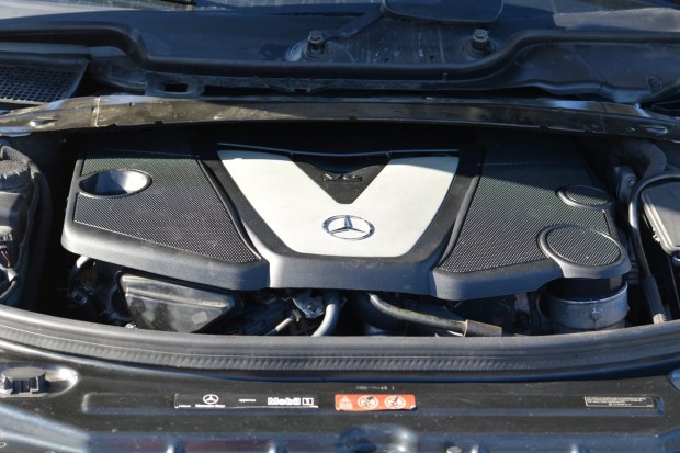 No Reserve: 2010 Mercedes-Benz R350 BlueTEC 4MATIC