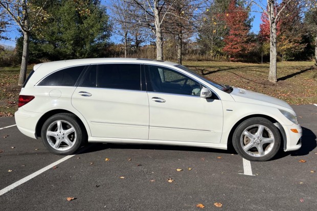 No Reserve: 2010 Mercedes-Benz R350 BlueTEC 4MATIC